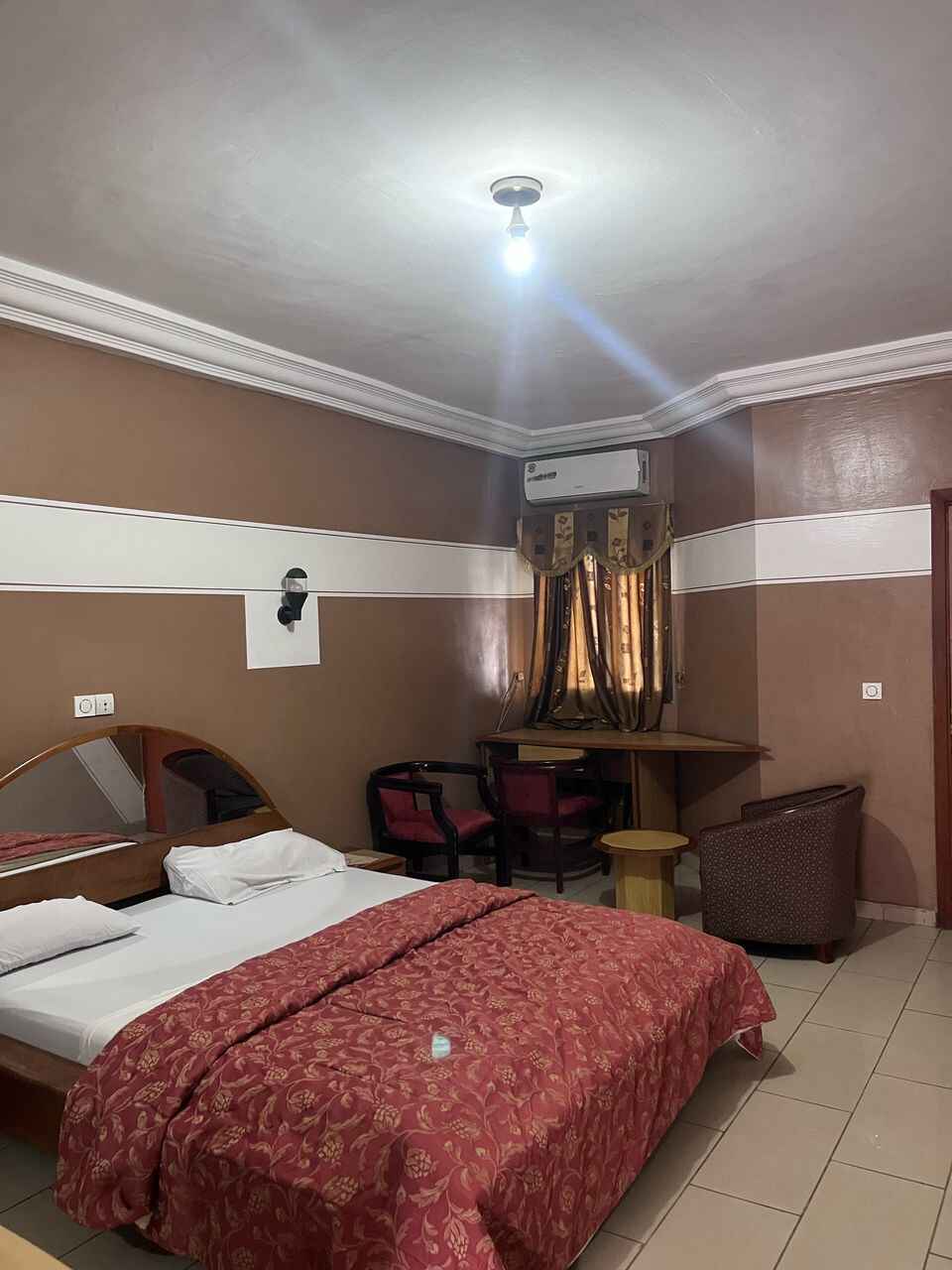 Hôtel KIMI - Chambres et services haut de gamme